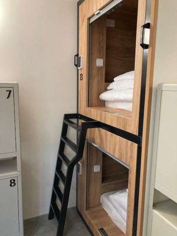 Capsule Hostel Andel Centre Spirit Prága Kültér fotó