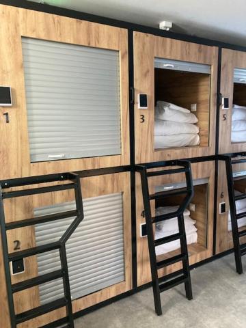 Capsule Hostel Andel Centre Spirit Prága Kültér fotó