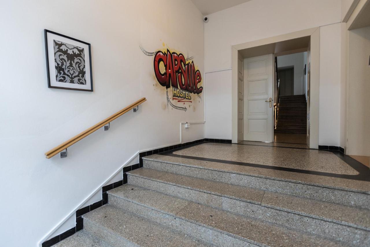 Capsule Hostel Andel Centre Spirit Prága Kültér fotó